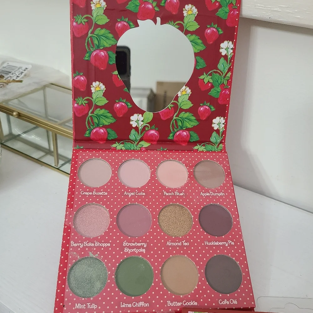Strawberry Shortcake Eyeshadow Palette, 12 Eyeshadow Shades